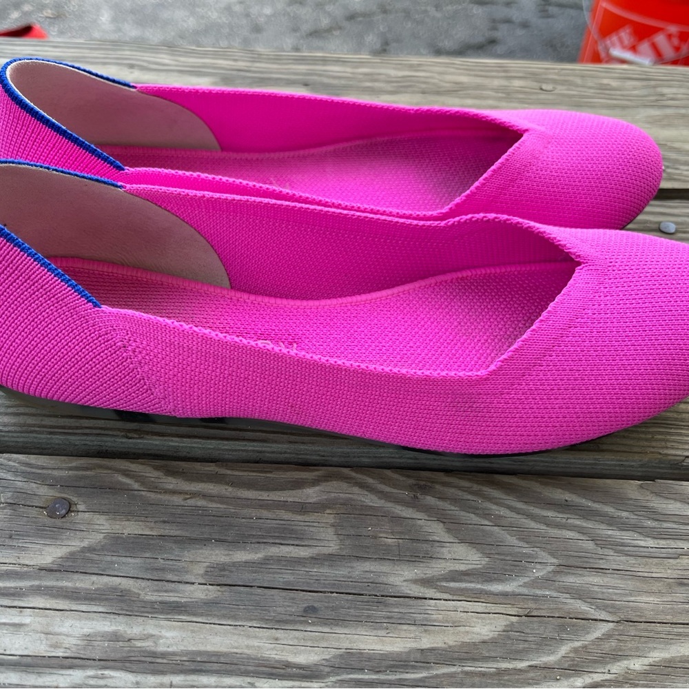 SOLD Rothy’s size 8 dragon fruit flat